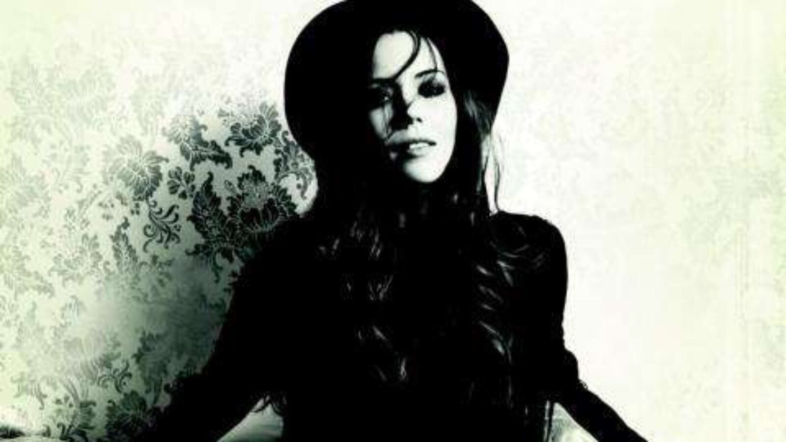 MARION RAVEN – Songs From A Blackbird