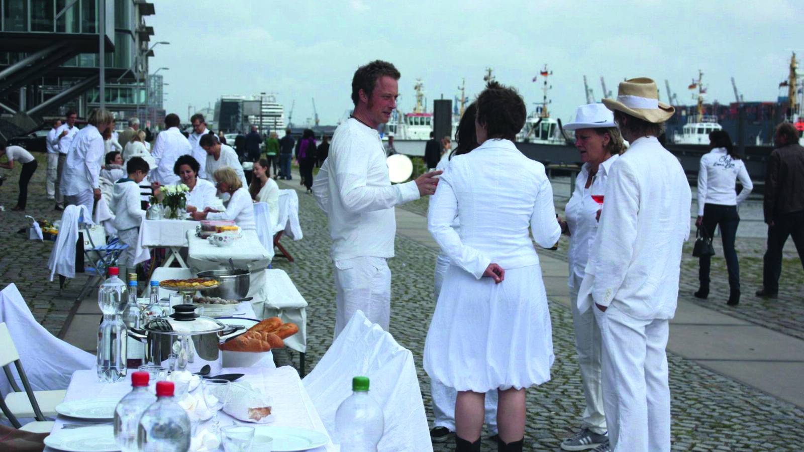 OXMOX Tipp: Hamburg picknickt weiß