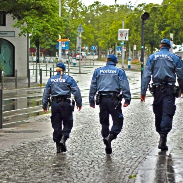 Polizist beim Drogenkauf erwischt