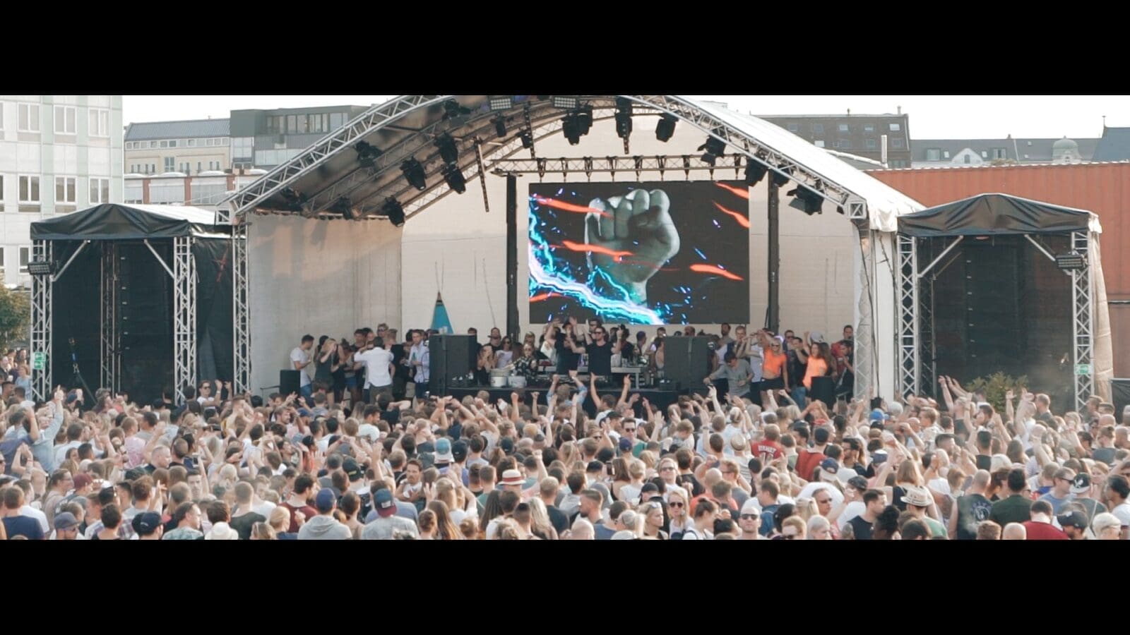 Moonbootica –HOMECOMING!