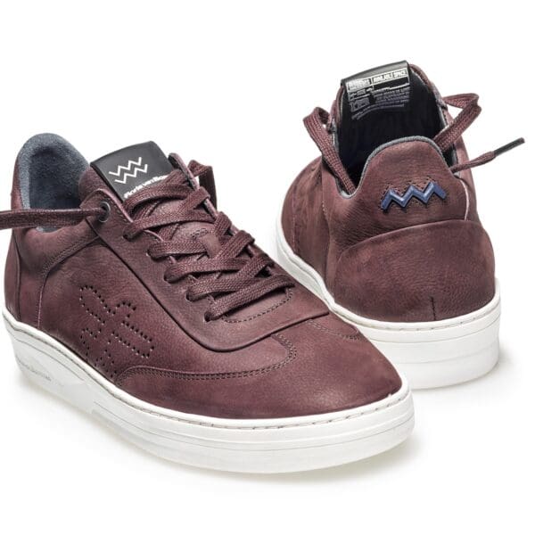 OXMOX verlost Premium-Sneaker von FLORIS VAN BOMMEL