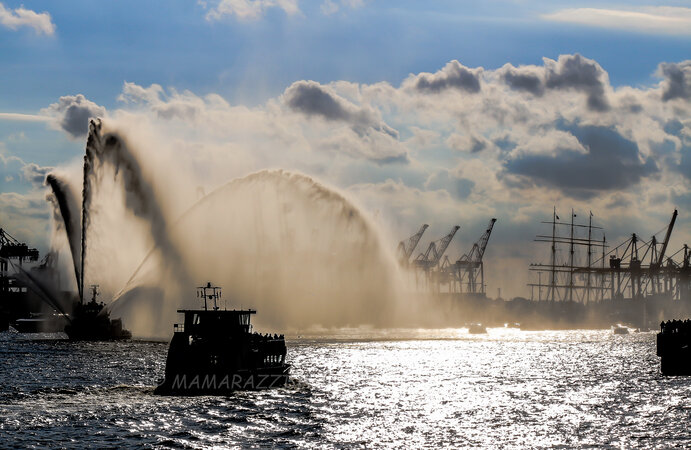 Die Peking (ein Viermaster) ist wieder in Hamburg