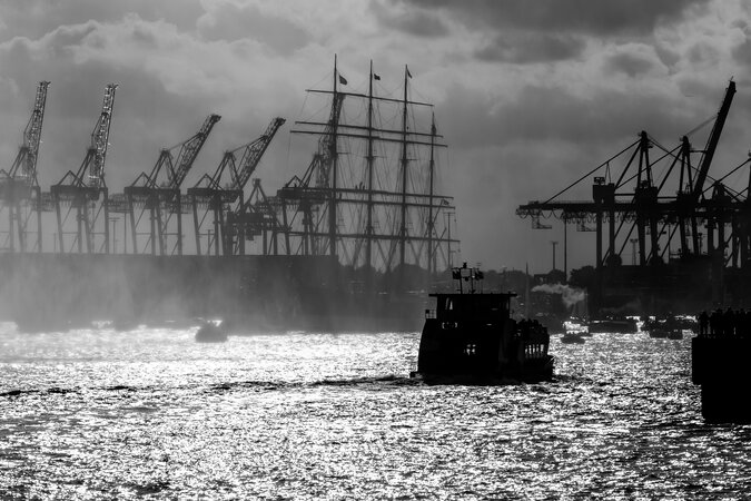 Die Peking (ein Viermaster) ist wieder in Hamburg