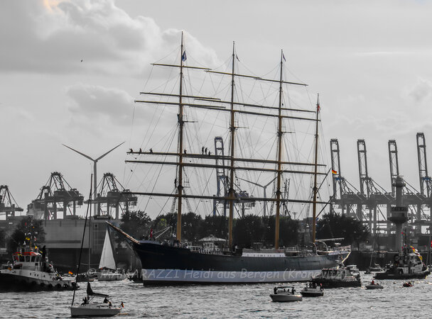 Die Peking (ein Viermaster) ist wieder in Hamburg