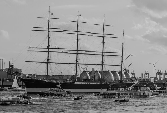 Die Peking (ein Viermaster) ist wieder in Hamburg