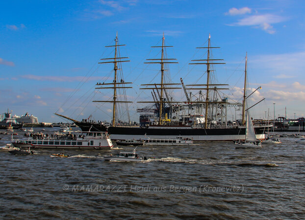 Die Peking (ein Viermaster) ist wieder in Hamburg