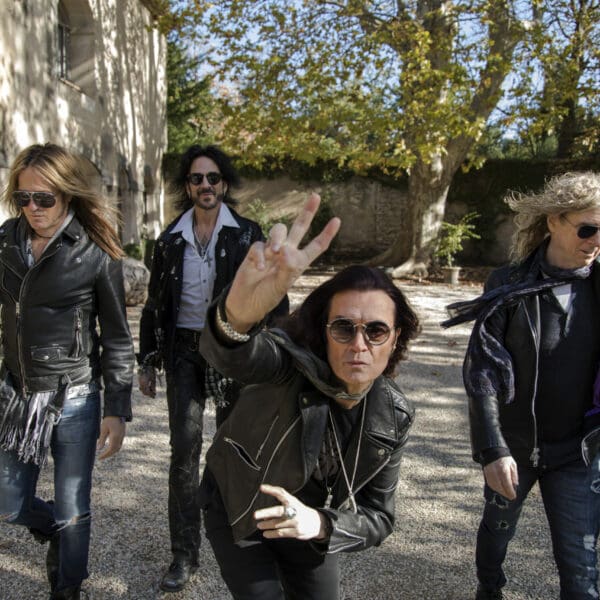 The Dead Daisies “Bereit sein, wenn die Welt es ist”