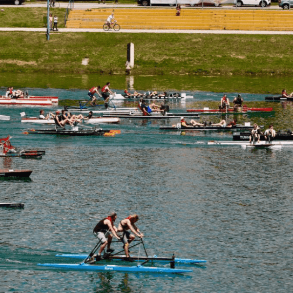 UNI-EXTRA: Die Tretboot AG