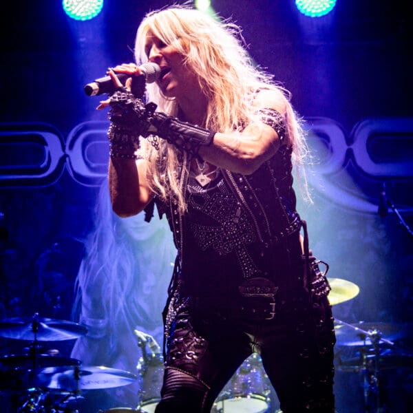 DORO PESCH – Eine Ikone feiert 40 Jahre Rock ´n´ Roll: „Ich liebe Metal“