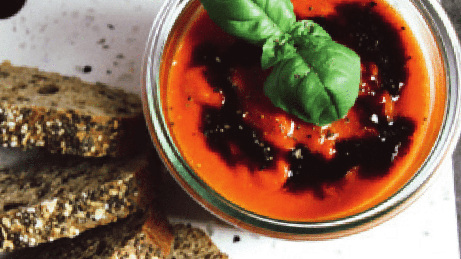 UNI-EXTRA: Gegrillte Tomaten- Paprika- suppe